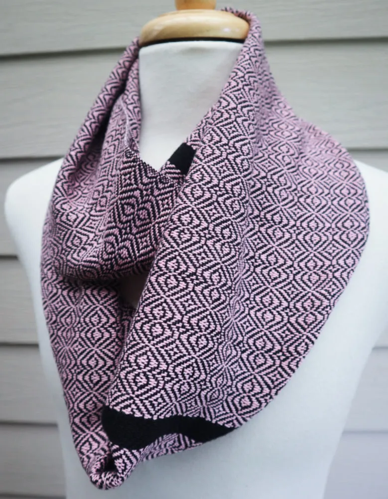 Handwoven Scarf - Classic Dusty Pink Baroque